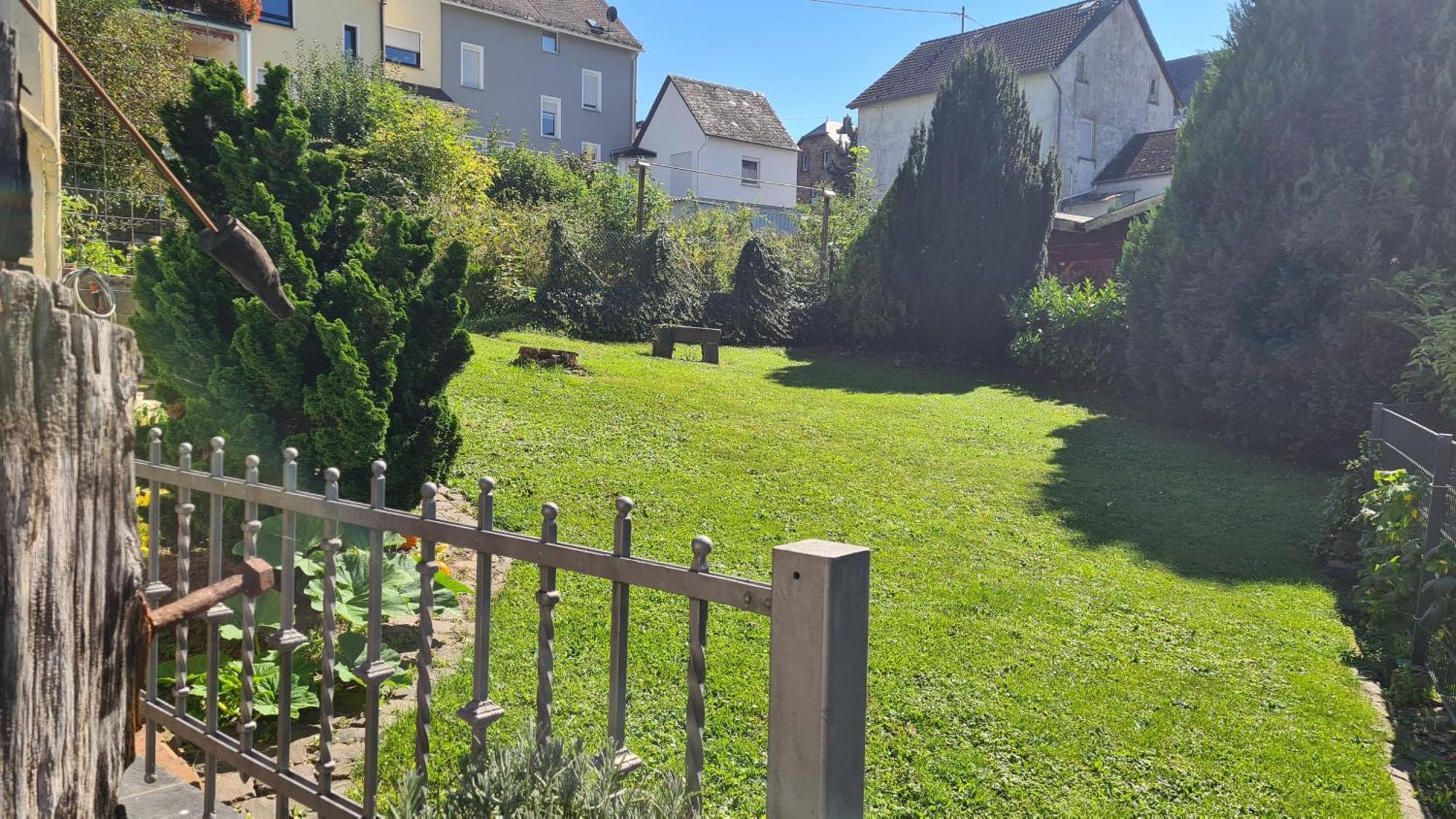 Moselperle- Urlaub Im Historischen Fachwerkhaeuschen Bullay Exterior foto