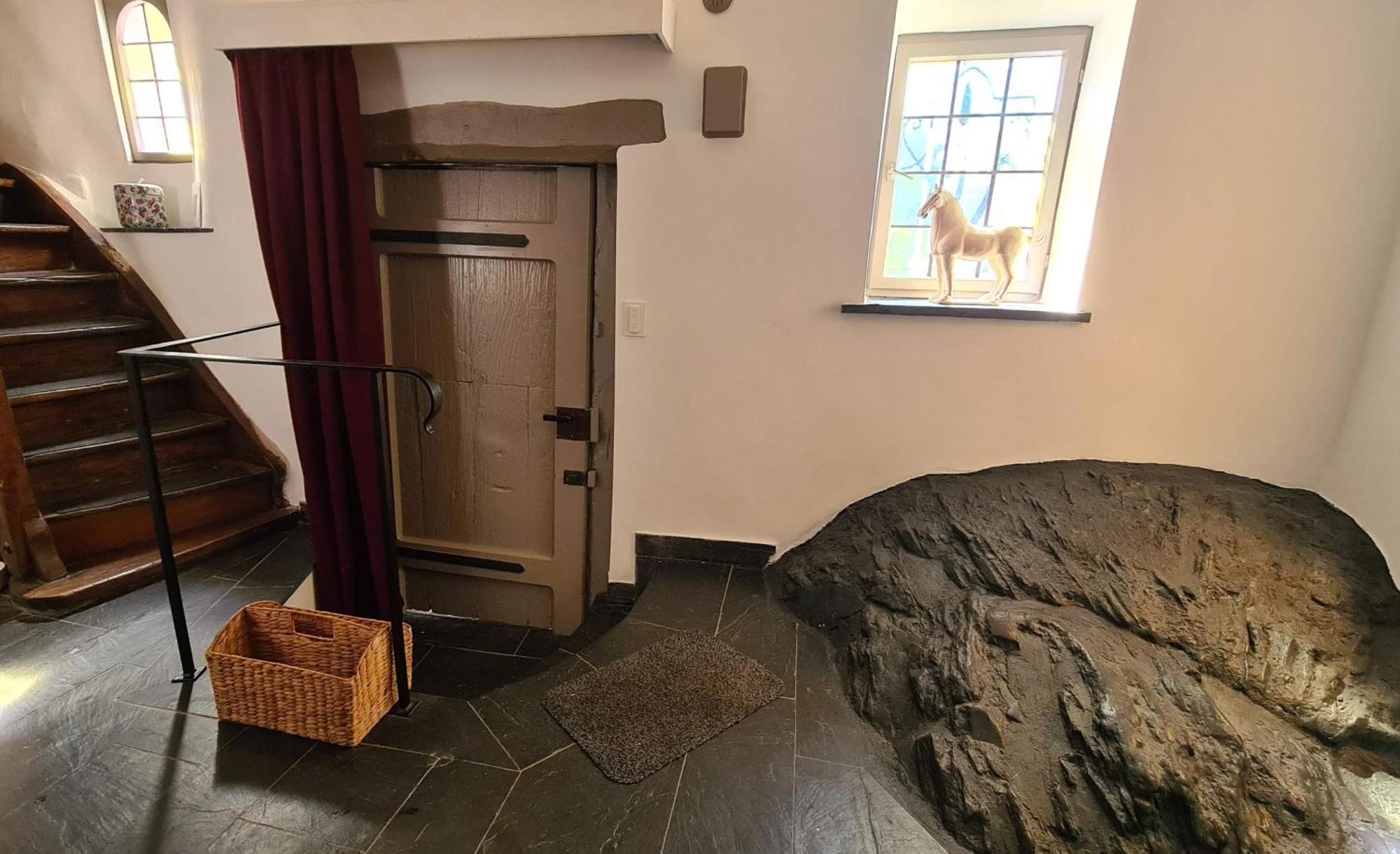 Moselperle- Urlaub Im Historischen Fachwerkhaeuschen Bullay Exterior foto